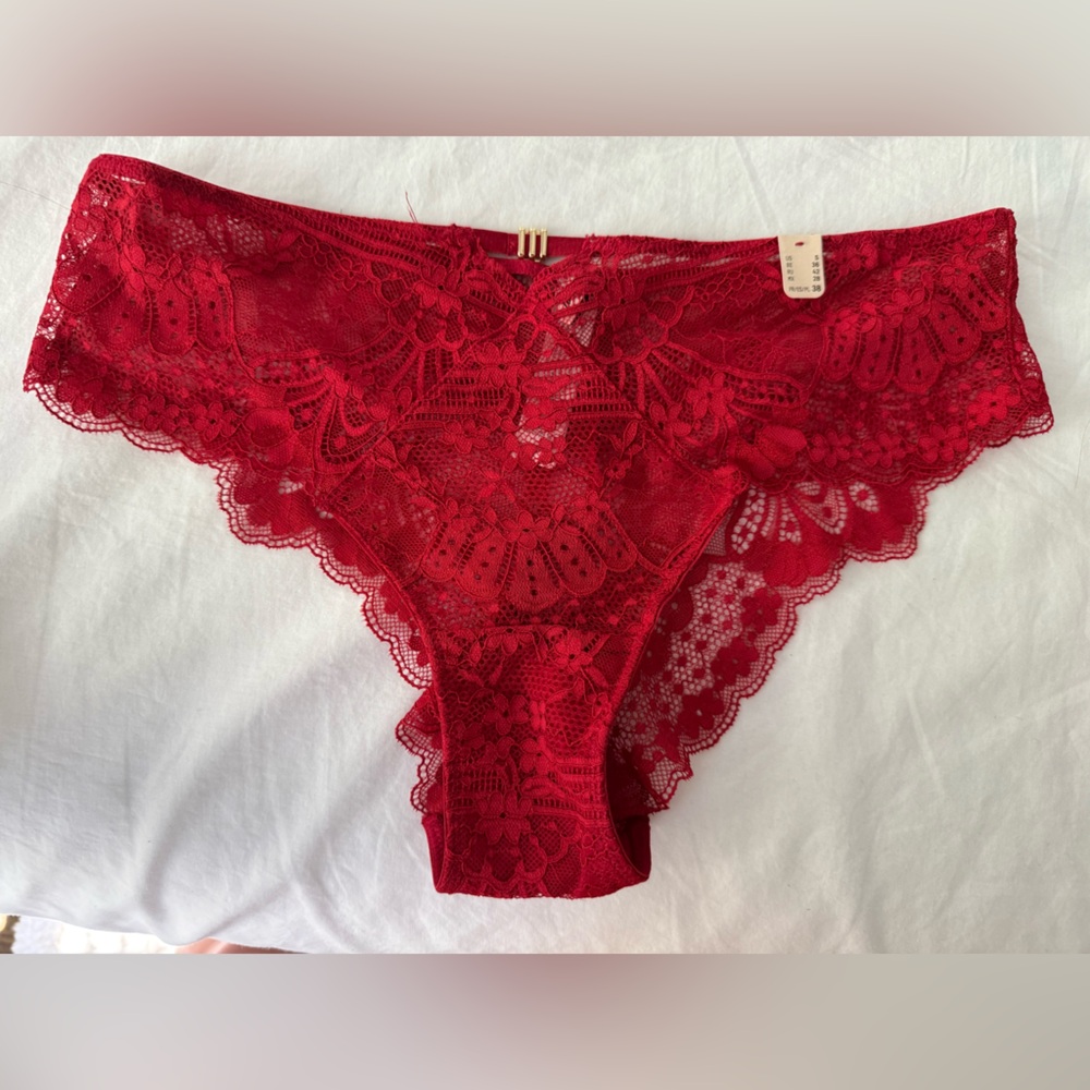 Etam Elegant Red Lace Women's Intimate